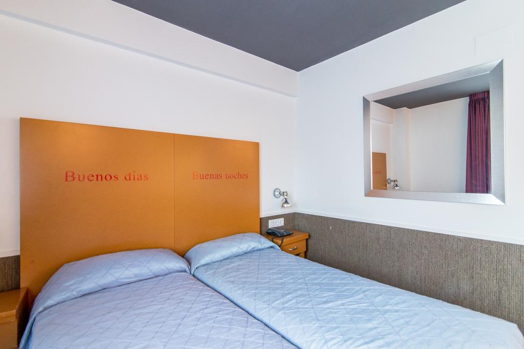 Colors Hotell Barcelona Exteriör bild