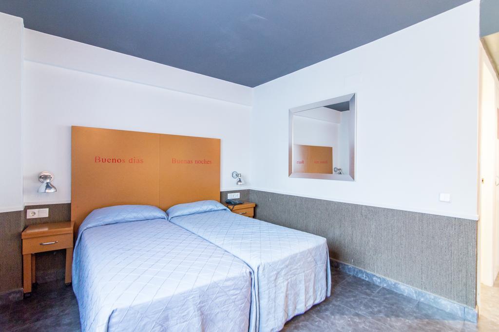 Colors Hotell Barcelona Exteriör bild